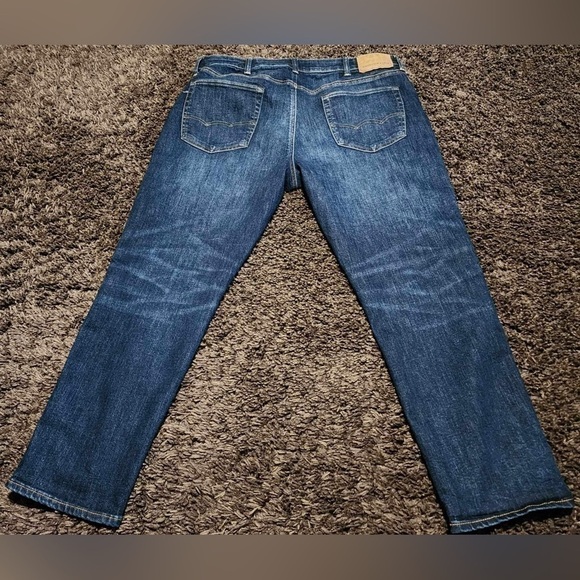 American Eagle Men’s Airflex Athletic Fit Darkwash Distressed Stretch Denim Jean - Picture 6 of 7